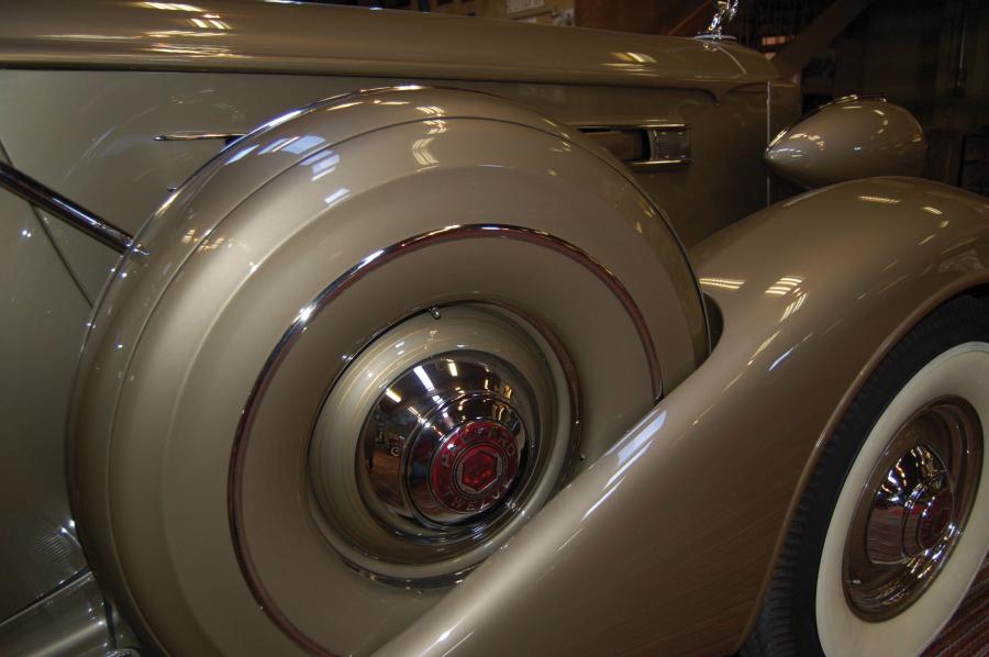  Packard Twelve 2/4-Passenger Coupe 1937 года  (фото 6 из 11)